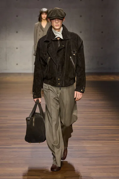 Look 9